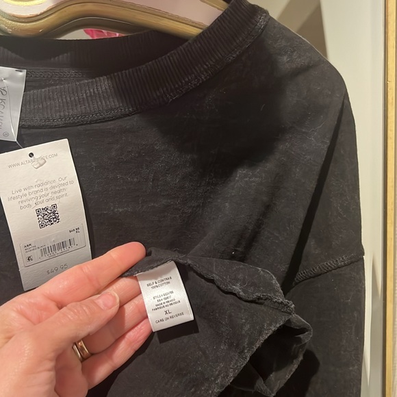 Altar’d State Top 💄💋 - Picture 6 of 8